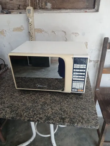 Micro-ondas 20lts espelhado extra semi novo