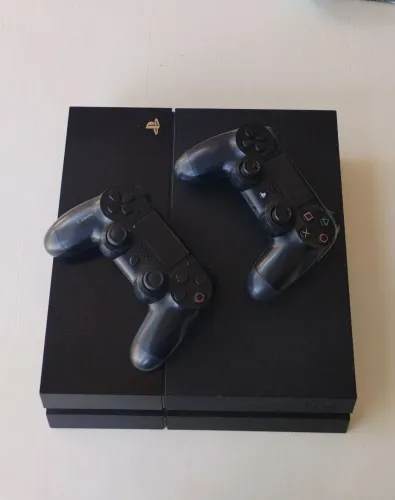 PS4 Fat - video game