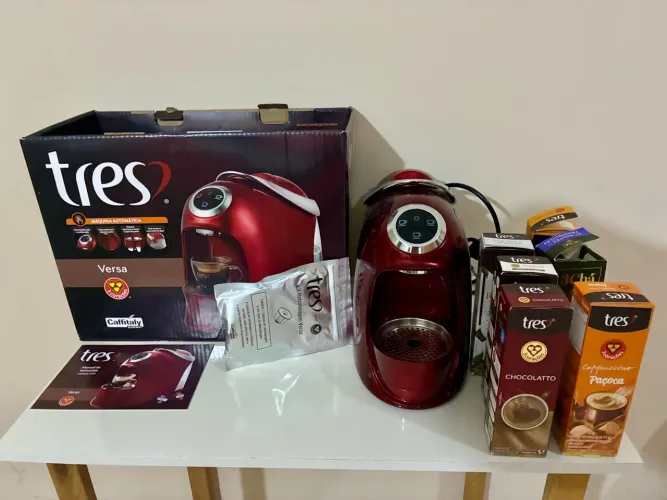 Cafeteira 3 corações Semi Nova
