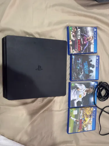 Ps4 slim 1TB usado+1 controle original+need for speed+fifa 18+pes 18+pes 19, NEGOCIÁVEL