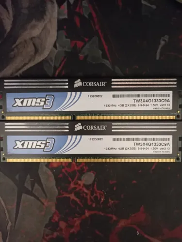 Par de memória DDR3 Cosair XMS3 8GB(2x4) 1333MHz com Dissipador