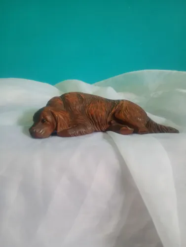 Escultura - cão esculpido em madeira