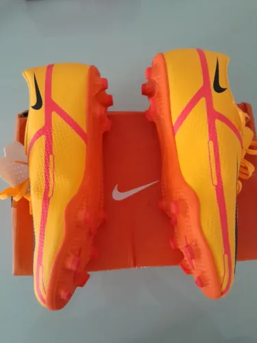 Chuteira Nike nova 41/42