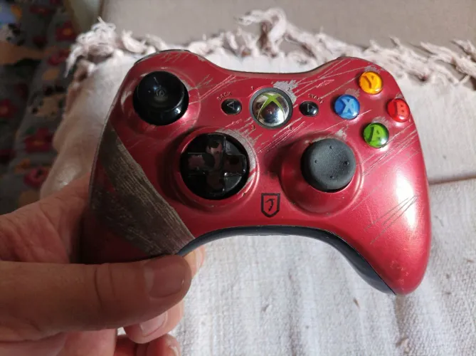 Controle Xbox 360 edição especial tomb raider