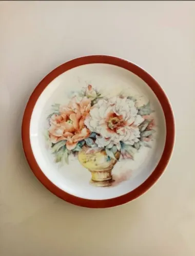 steatita - belíssimo prato decorativo com flores no medalhão central . medindo : 18 cm .
