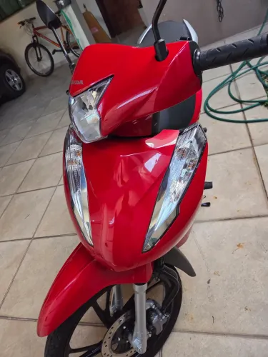 Vende Biz com baixíssima kilometragem