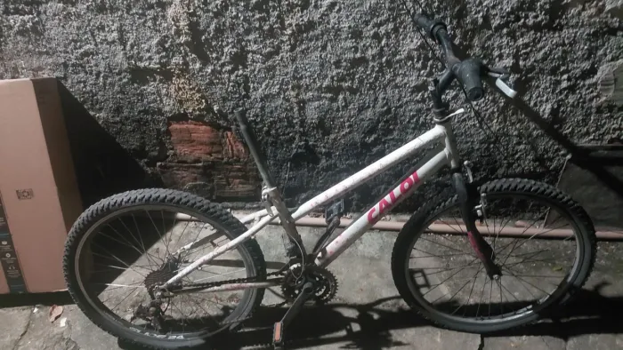 Bicicleta Caloi aro 26 com marchas / Aceito Ofertas