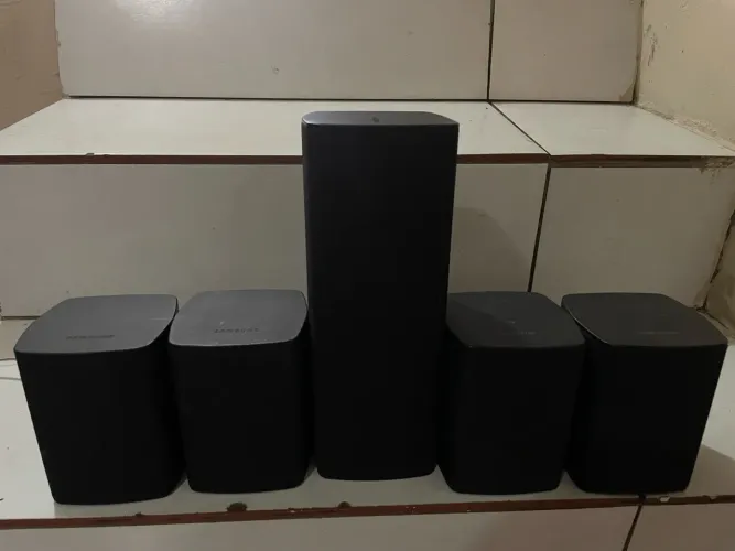Lote 5 Caixas de Som para Home Theater Samsung (4 Satélites + 1 Central)100,00