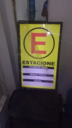 Placa luminosa estacionamento 47 polegadas