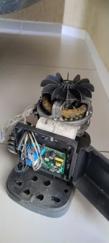 Motor de portão eletrônico - travado -