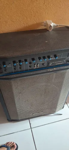 Desapega caixa de som amplificada com Bluetooth som p funcionando limpo tamente chama chat