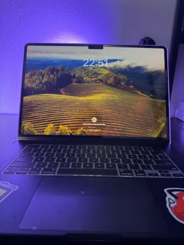 MacBook Air M2 15 polegadas com defeito