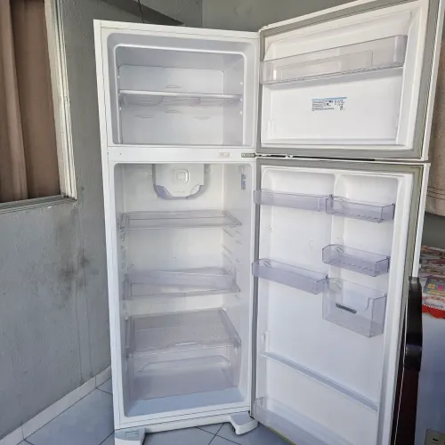 ? Geladeira Electrolux DC49A Duplex 462 Litros