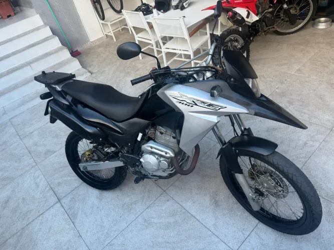 XRE 300 2017 pouco rodada 