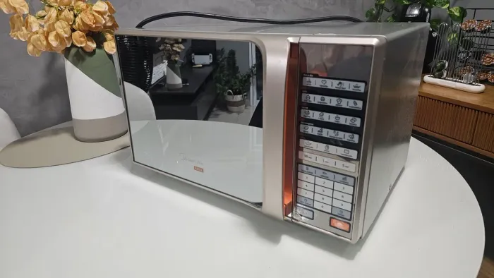 Micro-ondas Midea MTAG41 30 litros com função Grill