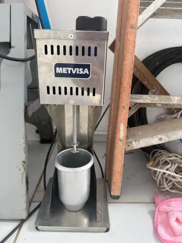 Batedeira com pedestal metivisa sorveteira