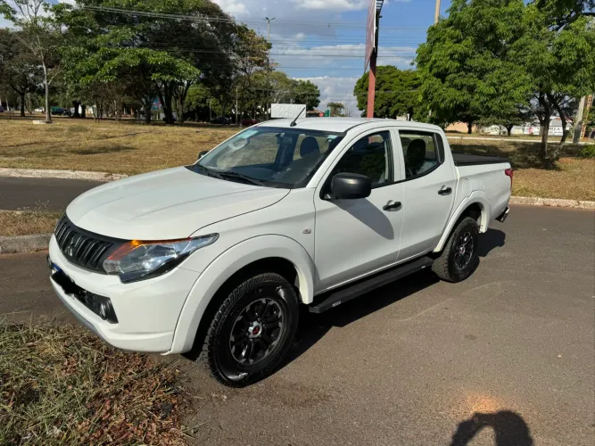 Mitsubishi L200 Triton Sport GL 2.4 Diesel 2023