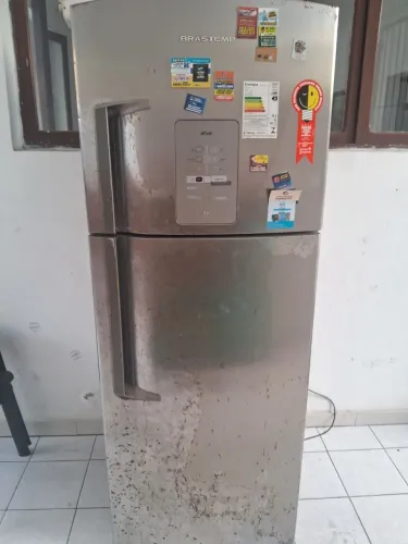 Geladeira inox Brastemp Frost Free.