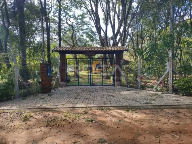 Chácara à Venda e Locação em São Carlos - Conforto e Lazer em um Condomínio Fechado