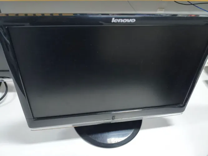 Monitor Lenovo 19"