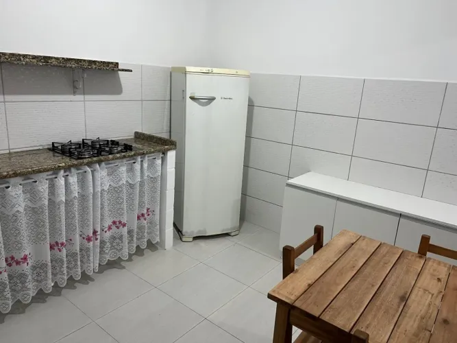 Alugo kit net espaçosa Alto Ribeirão da Ilha