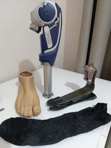 Joelho 3r80 + tubo + pé em fibra de carbono  