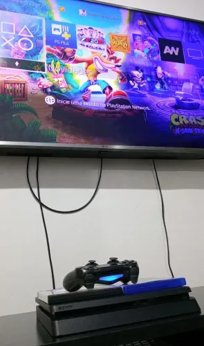 PS4 Slim 500GB + 1 Controle + 2 Jogos