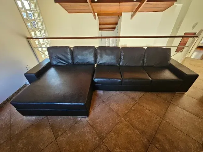Sofá e Chaise em Corino Marítimo
