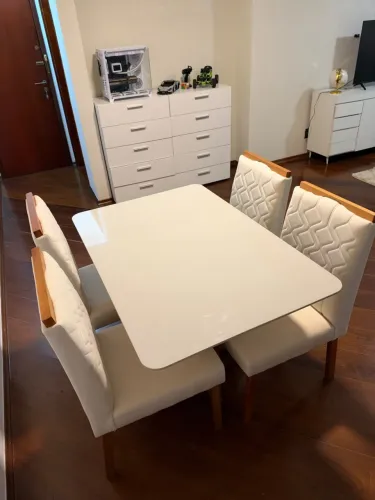Conjunto Sala de Jantar 4 Lugares - Oportunidade!