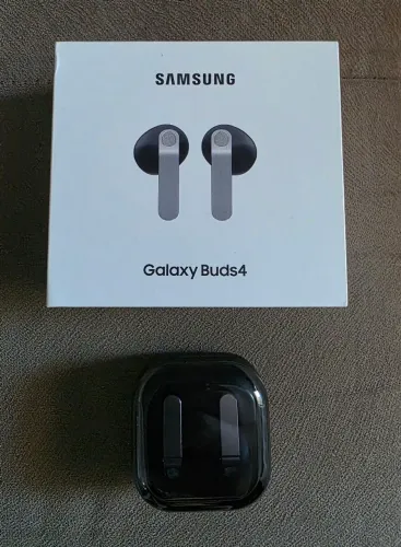 Samsung Galaxy Buds4 Fone de Ouvido Hi-Fi Preto