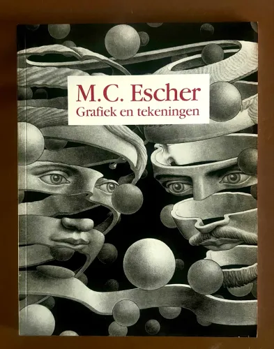 livro do artista M.C. Escher
