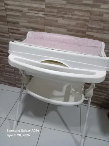 Banheira burigotto conservada com trocador