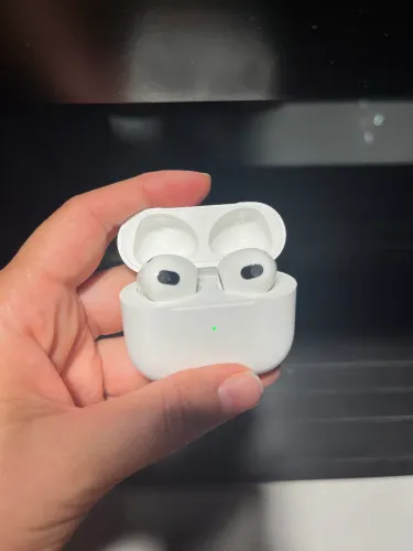 Apple AirPods (3rd geraçao) com MagSafe e capinha