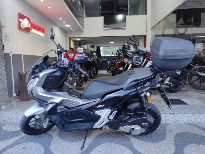 Honda/ADV150 ABS, 2023/2023, troco por moto.