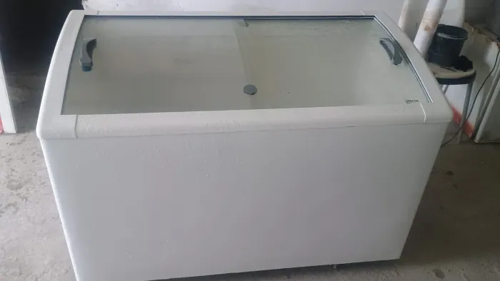 Frezer expositora 411 L / Porta de Vidro - 6 meses de garantia