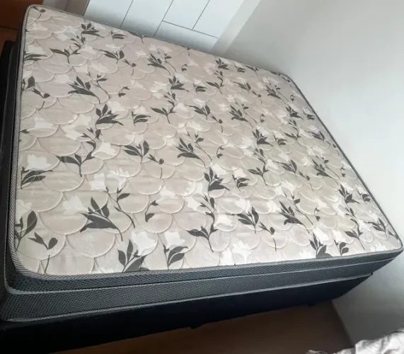 CAMA, GUARDA ROUPA, SOFÁ, MESA, GELADEIRA, FOGÃO E MAQUINA DE LAVAR