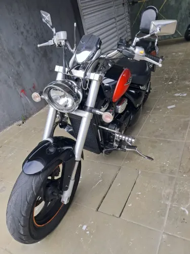 Suzuki Boulevard M800