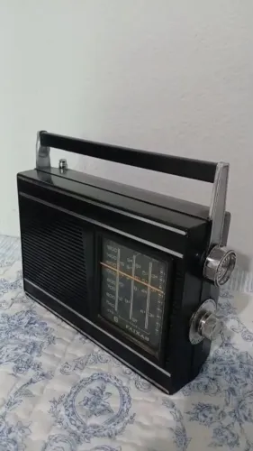 VENDO MOTO RADIO 6 FAIXA AM