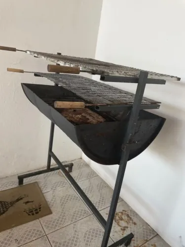 Vendo : churrasqueira. Balcão e chapa