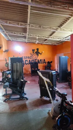 Academia completa