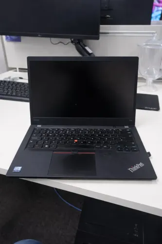 Notebook Lenovo ThinkPad Intel Core i7 (10ª Gen) | 16GB RAM | SSD 256GB - 1 ano de uso