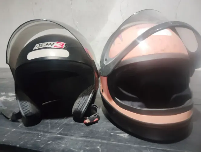 Vendo 2 capacetes 