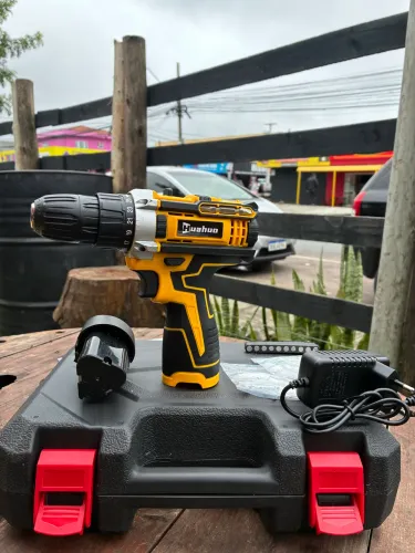 PARAFUSADEIRA 12v NOVA