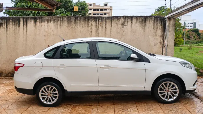 Fiat Grand Siena Attrac. 1.4 EVO F.flex 8V 2014