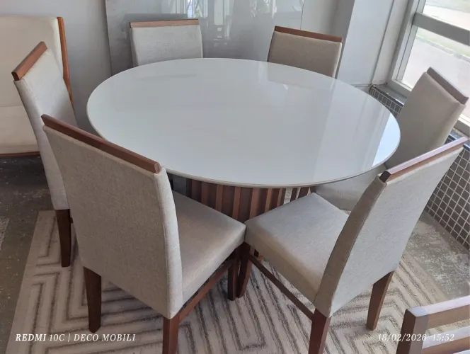 Mesa resistente de madeira pronta entrega 
