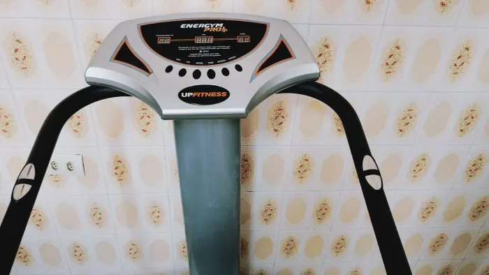Plataforma vibratória Gênis Energym pro da poliform