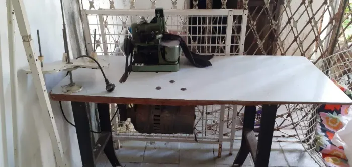 Máquina Overlock 220v