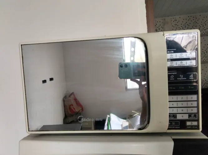 Vende-se microondas, *