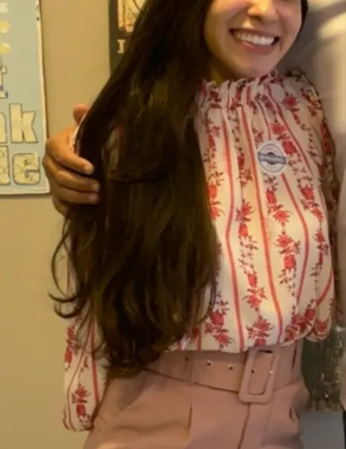 Blusa social lança perfume