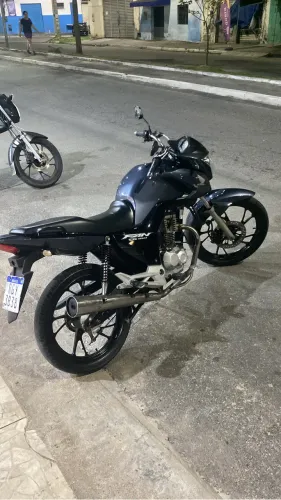 Vendo essa moto pra pessoas que gosta do que é bom